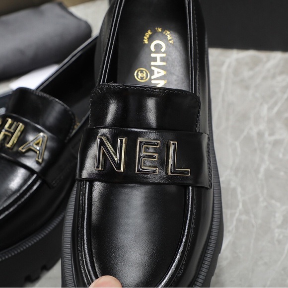 CHANEL Black Leather Loafers with Gold Accents - Picture 5 of 9